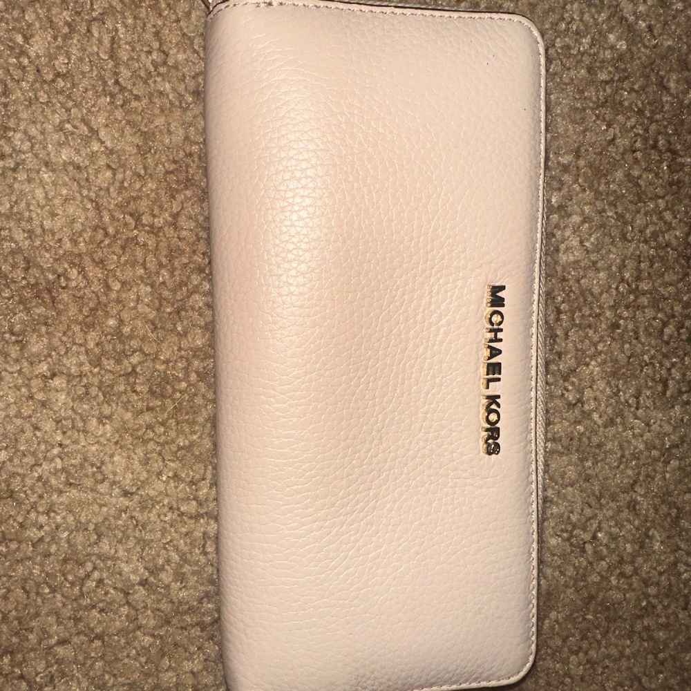 Michael Kors Jet Set Travel Large Saffiano Leather Zip Wallet